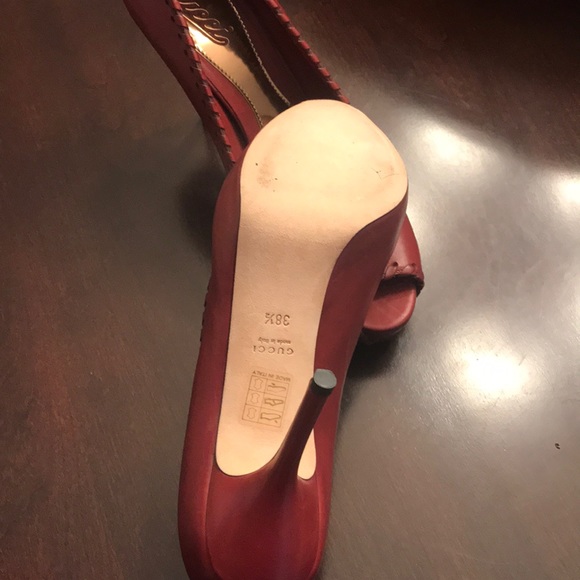 Gucci heels PERFECT CONDITION - Picture 6 of 8